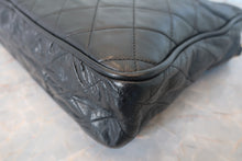 Load image into Gallery viewer, CHANEL Matelasse fringe chain shoulder bag Lambskin Black/Gold hadware Shoulder bag 700120126