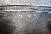 Load image into Gallery viewer, CHANEL Matelasse fringe chain shoulder bag Lambskin Black/Gold hadware Shoulder bag 700120126