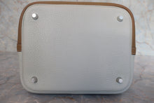 将图片加载到图库查看器,HERMES PICOTIN LOCK CASAQUE MM Clemence leather Pearl gray/Kraft □Q刻印 Hand bag 800010160