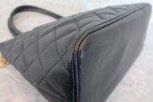 Load image into Gallery viewer, CHANEL Medallion Tote Caviar skin Black/Gold hadware Tote bag 800090022