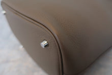 画像をギャラリービューアに読み込む, HERMES/エルメス ピコタンロックタッチMM トリヨンクレマンス/クロコダイル アリゲーター エトゥープ Y刻印 ハンドバッグ 800020104