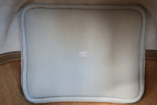 将图片加载到图库查看器,HERMES PICOTIN LOCK CASAQUE MM Clemence leather Pearl gray/Kraft □Q刻印 Hand bag 800010160
