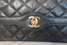 Load image into Gallery viewer, CHANEL Paris Limited Mini Matelasse double flap chain shoulder bag Lambskin Black/Gold hadware Shoulder bag 700120143