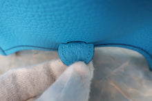 Load image into Gallery viewer, HERMES EVELYNE TPM Clemence leather Blue frida Y Engraving Shoulder bag 800070147
