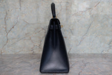 Load image into Gallery viewer, HERMES KELLY 28 Box carf leather Navy 〇U Engraving Shoulder bag 700100033
