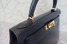 Load image into Gallery viewer, HERMES KELLY 28 Box carf leather Navy 〇U Engraving Shoulder bag 700100033