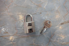 將圖片載入圖庫檢視器 HERMES/エルメス ピコタンロックMM トリヨンクレマンス マグノリア C刻印 ハンドバッグ 80010163