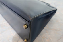 Load image into Gallery viewer, HERMES KELLY 28 Box carf leather Navy 〇U Engraving Shoulder bag 700100033