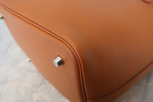 画像をギャラリービューアに読み込む, HERMES/エルメス ピコタンロックMMトレサージュ ヴォーエプソン ゴールド/ローズアザレ/オレンジ D刻印 ハンドバッグ 800020126