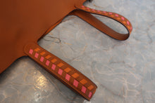 画像をギャラリービューアに読み込む, HERMES/エルメス ピコタンロックMMトレサージュ ヴォーエプソン ゴールド/ローズアザレ/オレンジ D刻印 ハンドバッグ 800020126