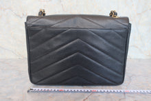 将图片加载到图库查看器,CHANEL/香奈儿 V线 链条包 荔枝皮 Black/Gold hadware(黑色/金色金属) 肩背包 800010228