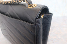 将图片加载到图库查看器,CHANEL/香奈儿 V线 链条包 荔枝皮 Black/Gold hadware(黑色/金色金属) 肩背包 800010228