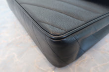 画像をギャラリービューアに読み込む, CHANEL/シャネル Vステッチチェーンショルダーバッグ キャビアスキン ブラック/ゴールド金具 ショルダーバッグ 800010228