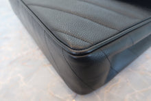 将图片加载到图库查看器,CHANEL/香奈儿 V线 链条包 荔枝皮 Black/Gold hadware(黑色/金色金属) 肩背包 800010228