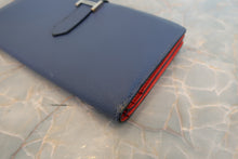 Load image into Gallery viewer, HERMES  Bearn Soufflet Verso Epsom leather Blue brighton/Capucine A Engraving Wallet 700060104