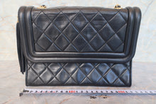 Load image into Gallery viewer, CHANEL Matelasse fringe chain shoulder bag Lambskin Black/Gold hadware Shoulder bag 700120145