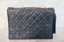 Load image into Gallery viewer, CHANEL Matelasse fringe chain shoulder bag Lambskin Black/Gold hadware Shoulder bag 700120145