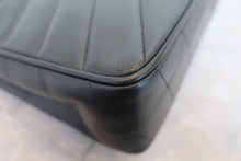 将图片加载到图库查看器,CHANEL/香奈儿 V线 链条包 荔枝皮 Black/Gold hadware(黑色/金色金属) 肩背包 800010228