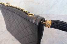 Load image into Gallery viewer, CHANEL Matelasse fringe chain shoulder bag Lambskin Black/Gold hadware Shoulder bag 700120145
