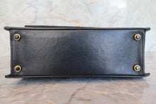 Load image into Gallery viewer, CHANEL 2.55 Chain shoulder bag Lambskin Black/Gold hadware Shoulder bag 700100004