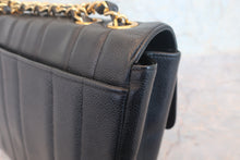 画像をギャラリービューアに読み込む, CHANEL/シャネル マドモアゼルチェーンショルダーバッグ キャビアスキン ブラック/ゴールド金具 ショルダーバッグ 800010176