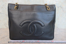 Load image into Gallery viewer, CHANEL CC mark chain tote bag Caviar skin Black/Gold hadware Tote bag 800070132