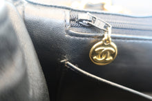 画像をギャラリービューアに読み込む, CHANEL/シャネル マドモアゼルチェーンショルダーバッグ キャビアスキン ブラック/ゴールド金具 ショルダーバッグ 800010176