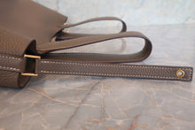 Load image into Gallery viewer, HERMES LINDY 30 Clemence leather Etoupe gray A Engraving Shoulder bag 800090016