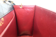 Load image into Gallery viewer, CHANEL 2.55 Chain shoulder bag Lambskin Black/Gold hadware Shoulder bag 700100004