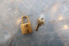Load image into Gallery viewer, HERMES PICOTIN LOCK MM Clemence leather Etoupe gray C Engraving Hand bag 700120203
