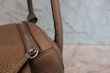 Load image into Gallery viewer, HERMES LINDY 30 Clemence leather Etoupe gray A Engraving Shoulder bag 800090016