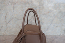 Load image into Gallery viewer, HERMES LINDY 26 Swift leather Etoupe gray T Engraving Shoulder bag 700120142