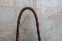 Load image into Gallery viewer, HERMES LINDY 26 Swift leather Etoupe gray T Engraving Shoulder bag 700120142