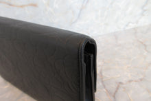 Load image into Gallery viewer, CHANEL Camelia Chain wallet Lambskin Black/Silver hadware Shoulder bag 700070255