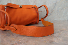 画像をギャラリービューアに読み込む, HERMES/エルメス リンディ34 バイカラー トリヨンクレマンス オレンジ/ムタード □P刻印 ショルダーバッグ 700050029