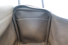 Load image into Gallery viewer, HERMES LINDY 26 Swift leather Etoupe gray T Engraving Shoulder bag 700120142