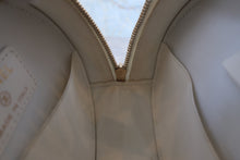 画像をギャラリービューアに読み込む, CHANEL/シャネル マトラッセラウンドチェーンショルダーバッグ キャビアスキン ホワイト/ゴールド金具 ショルダーバッグ 800040100