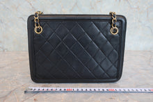Load image into Gallery viewer, CHANEL Matelasse fringe shoulder bag Lambskin Black/Gold hadware Shoulder bag 800040093