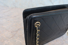 Load image into Gallery viewer, CHANEL Matelasse fringe shoulder bag Lambskin Black/Gold hadware Shoulder bag 800040093