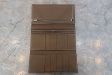 Load image into Gallery viewer, HERMES  Bearn Dupri Epsom leather Etoupe gray X Engraving Wallet 700080074