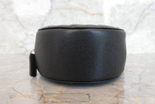 Load image into Gallery viewer, CHANEL Matelasse round chain shoulder bag Caviar skin Black/Gold hadware Shoulder bag 700070211