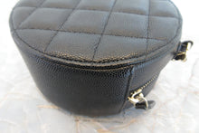 Load image into Gallery viewer, CHANEL Matelasse round chain shoulder bag Caviar skin Black/Gold hadware Shoulder bag 700070211