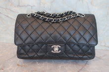 将图片加载到图库查看器,CHANEL/香奈儿 CF 双盖 双链条包 荔枝皮 Black/Silver Hardware(黑色/银色金属) 肩背包 800070140