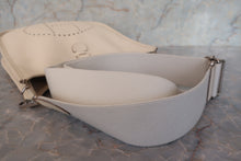 Load image into Gallery viewer, HERMES EVELYNE 3PM Epsom leather Craie X Engraving Shoulder bag 700120129