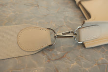 Load image into Gallery viewer, HERMES EVELYNE 3PM Epsom leather Craie X Engraving Shoulder bag 700120129