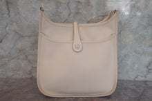 Load image into Gallery viewer, HERMES EVELYNE 3PM Epsom leather Craie X Engraving Shoulder bag 700120129