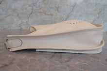 Load image into Gallery viewer, HERMES EVELYNE 3PM Epsom leather Craie X Engraving Shoulder bag 700120129