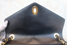 将图片加载到图库查看器,CHANEL/香奈儿 V线 链条包 荔枝皮 Black/Gold hadware(黑色/金色金属) 肩背包 800010228