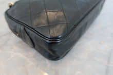Load image into Gallery viewer, CHANEL Matelasse chain shoulder bag Lambskin Black/Gold hadware Shoulder bag 800040105