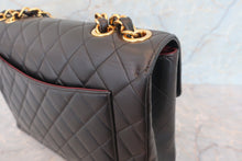 Load image into Gallery viewer, CHANEL Medium Matelasse single flap chain shoulder bag Lambskin Black/Gold hadware Shoulder bag 700060182